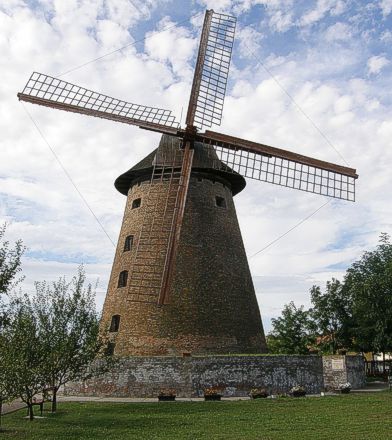 A karcagi szélmalom